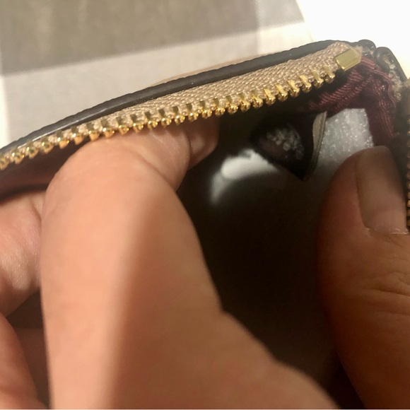 Coach - Picture 8 of 9